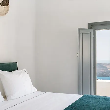 Konukevi Anemos Caldera View 4*