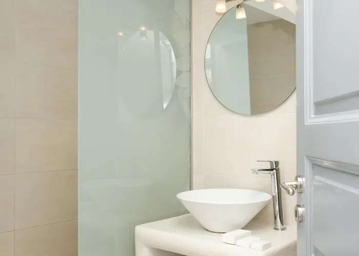 بيت ضيافة Anemos Caldera View 4*